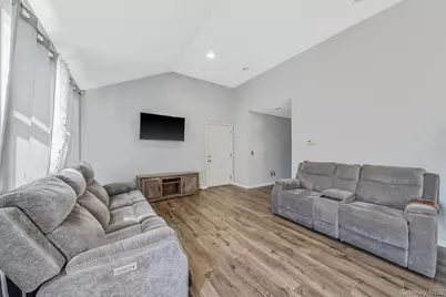 53 Spruce Street, Central Islip, NY 11722 - Photo 8