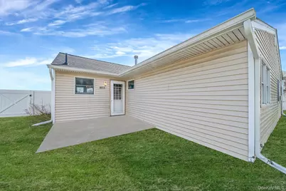 53 Spruce Street, Central Islip, NY 11722 - Photo 18