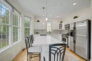 33 Valimar Blvd, White Plains, NY 10603 - Photo 10