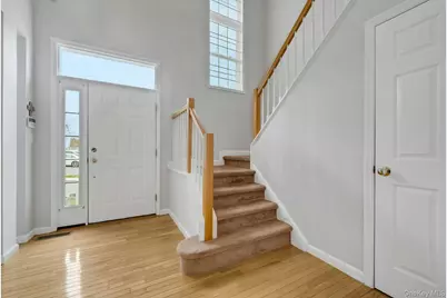 33 Valimar Boulevard, White Plains, NY 10603 - Photo 2