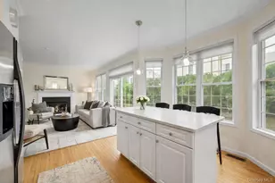 33 Valimar Blvd, White Plains, NY 10603 - Photo 12