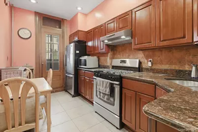 6051 68th Avenue, Ridgewood, NY 11385 - Photo 16