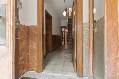 6051 68th Avenue, Ridgewood, NY 11385 - Photo 4