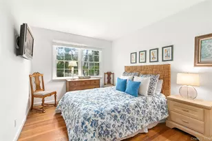 669 Hill St, Southampton, NY 11968 - Photo 8