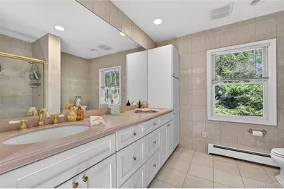 7 Bluebird Lane, Huntington, NY 11743 - Photo 14