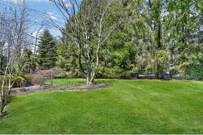 7 Bluebird Lane, Huntington, NY 11743 - Photo 22