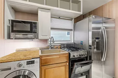 1120 Banner Avenue, Brooklyn, NY 11235 - Photo 18