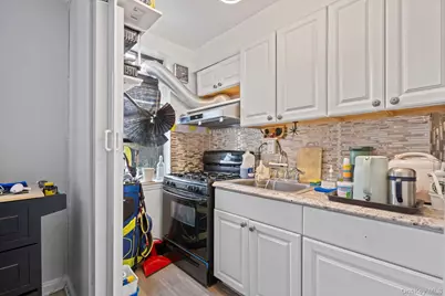 215-12 47 Ave #2B, Bayside, NY 11361 - Photo 12