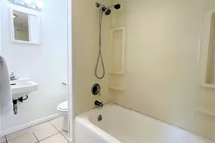 83 Albany St, Poughkeepsie, NY 12601 - Photo 18