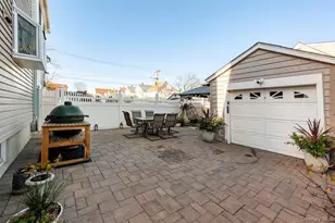 151-05 20th Rd, Whitestone, NY 11357 - Photo 32