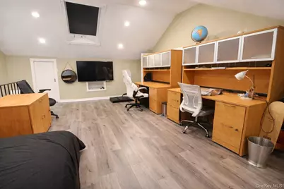 151-05 20th Road 20th, Whitestone, NY 11357 - Photo 24