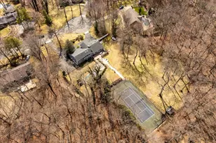 90 Belvedere Dr, Syosset, NY 11791 - Photo 34