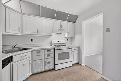 95 Parkside Drive, Suffern, NY 10901 - Photo 8