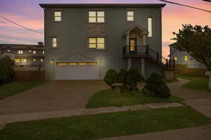 125 S Bay Dr, Babylon, NY 11702 - Photo 2