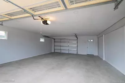 125 S Bay Drive, Babylon, NY 11702 - Photo 22