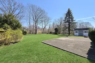 2069 Feuereisen Ave, Ronkonkoma, NY 11779 - Photo 18