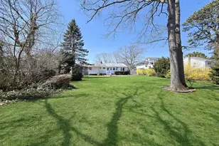 2069 Feuereisen Ave, Ronkonkoma, NY 11779 - Photo 16