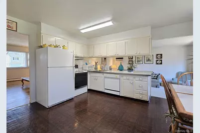 2069 Feuereisen Avenue, Ronkonkoma, NY 11779 - Photo 4