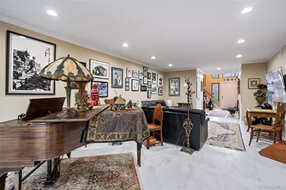 38 Maple Court, Jericho, NY 11753 - Photo 10