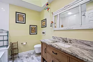 38 Maple Ct, Jericho, NY 11753 - Photo 28