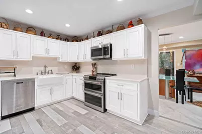 38 Maple Court, Jericho, NY 11753 - Photo 4