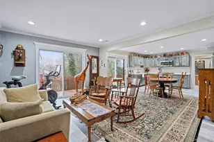 38 Maple Ct, Jericho, NY 11753 - Photo 4