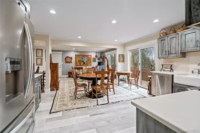 38 Maple Court, Jericho, NY 11753 - Photo 6