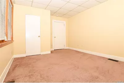 53 Thorman Avenue #2L, Hicksville, NY 11801 - Photo 6