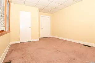 53 Thorman Ave, Hicksville, NY 11801 - Photo 6