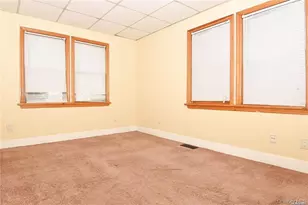 53 Thorman Ave, Hicksville, NY 11801 - Photo 4