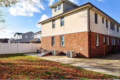 53 Thorman Avenue #2L, Hicksville, NY 11801 - Photo 8