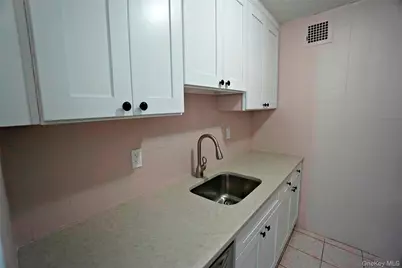 118-17 Union Turnpike #2E, Forest Hills, NY 11375 - Photo 4