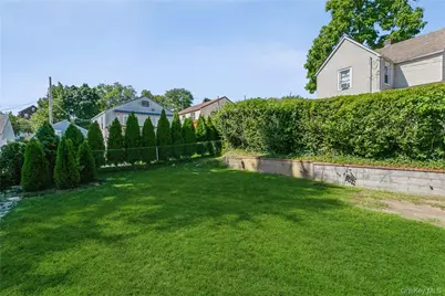 156 Bellevue Place, Yonkers, NY 10703 - Photo 4