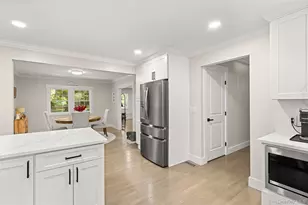 25 Pinoak Ln, Saint James, NY 11780 - Photo 14