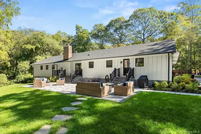 25 Pinoak Lane, Saint James, NY 11780 - Photo 26