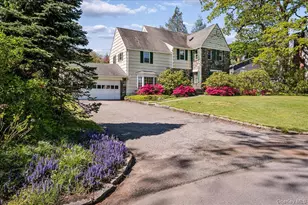 21 Country Club Ln, Pelham, NY 10803 - Photo 2
