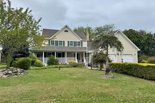 886 Sound Shore Rd, Jamesport, NY 11901 - Photo 2