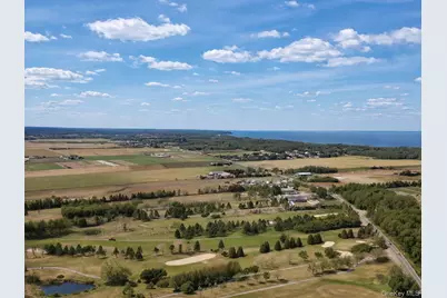 3935 Sound Avenue, Riverhead, NY 11901 - Photo 38