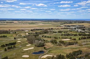 3935 Sound Ave, Riverhead, NY 11901 - Photo 10