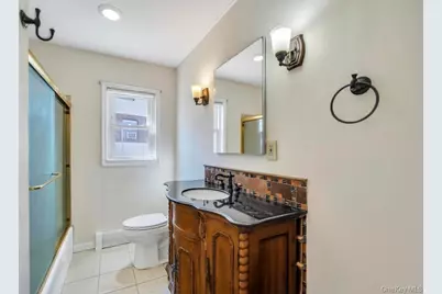 644 Broadway Road, Bethpage, NY 11714 - Photo 14