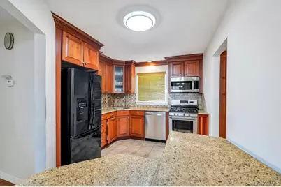 644 Broadway Road, Bethpage, NY 11714 - Photo 6