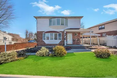 644 Broadway Road, Bethpage, NY 11714 - Photo 2