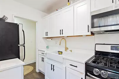 5225 39th Road #2C, Woodside, NY 11377 - Photo 2