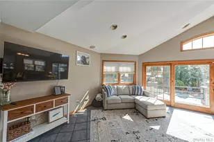 28 Clifford Ct, Malverne, NY 11565 - Photo 20