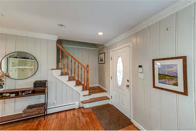 28 Clifford Court, Malverne, NY 11565 - Photo 2