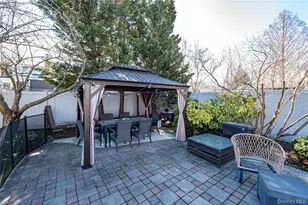 28 Clifford Ct, Malverne, NY 11565 - Photo 34