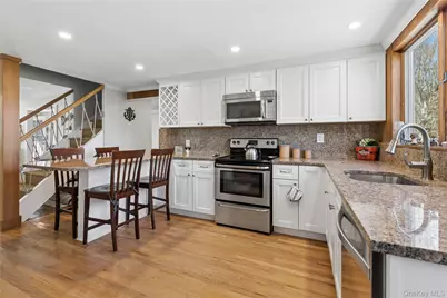 20 Mitchell Road, Westhampton Beach, NY 11978 - Photo 8