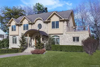 5 Old Field Lane, Great Neck, NY 11020 - Photo 1