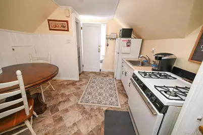 380 Doris Avenue, Franklin Square, NY 11010 - Photo 12