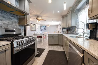 13 E Walnut Street, Central Islip, NY 11722 - Photo 10